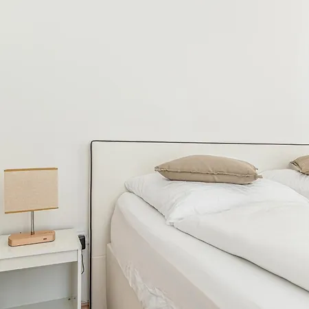 City Vibes: 1Br Apt, 10 Min To Westbahnhof Vienna Exterior photo