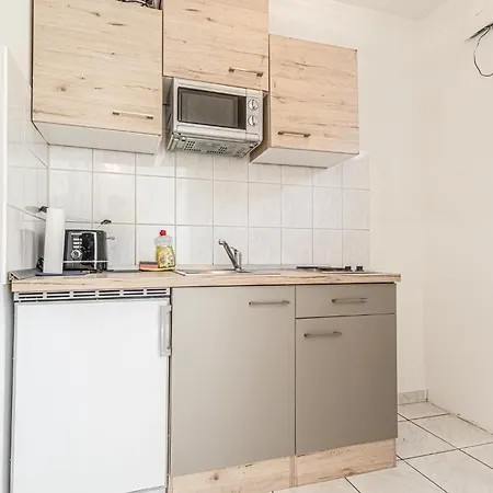 City Vibes: 1Br Apt, 10 Min To Westbahnhof Vienna Exterior photo