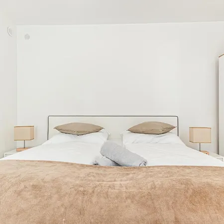 City Vibes: 1Br Apt, 10 Min To Westbahnhof Vienna Exterior photo