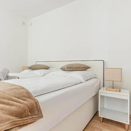 City Vibes: 1Br Apt, 10 Min To Westbahnhof Vienna Exterior photo